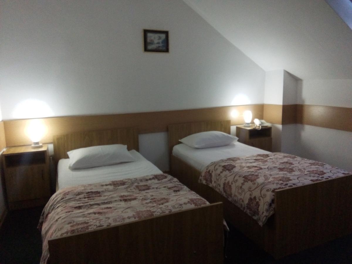 Hotel Perla Satu Mare Exterior foto